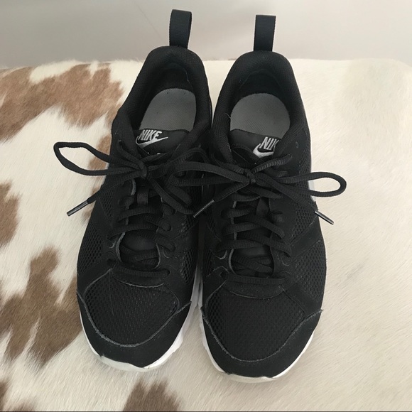 Nike Shoes - Nike Air Max